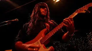 Khruangbin - August Twelve ii (Live on KEXP)