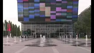T-Mobile transparent Mediafacade - just view it