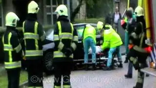 Ongeval Auto tegen boom Middelgronden Huizen 13 Juli 2011 ~www.GooiNieuws.nl (261)