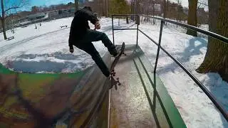 A BLUNT A DAY 9 : blunt nosegrab to bs rock and roll