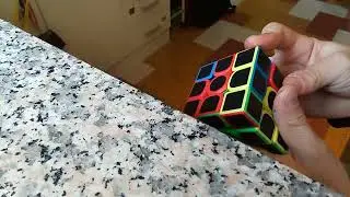 Come fare un trick facile col cubo di rubik