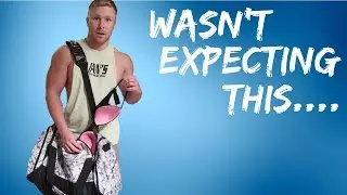 WHAT'S IN MY GYM BAG?!