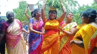கல்லூரி மாணவிக்கு அங்காளம்மன் வந்து கூழ் குடிக்கும் அற்புதம்