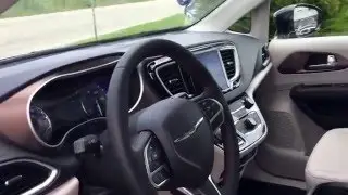 2017 Chrysler Pacifica Touring-L Walkaround