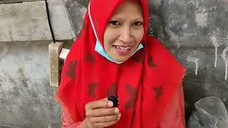 Si Cantik dari Madura Berjualan di Pasar Loak Gembong Surabaya.// Nunggu Panen Sawah.