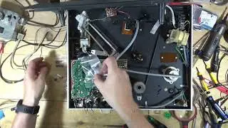 Ремонт проигрывателя Goodwill Find Philips 212, часть 2 &mdash; обслуживание шпинделя и замена лампы