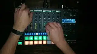 Scattered // Glitchy Synth Jam On The Roland MC 707 Groovebox // MC-707 Korg Minilogue XD // Ambient