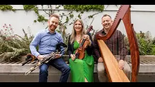 Mair&eacute;ad N&iacute; Mhaonaigh, Mark Redmond & Cormac De Barra: Cork Folk Festival 2022
