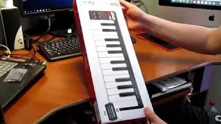 Распаковка: миди клавиатура Akai lpk25 из Rozetka.ua