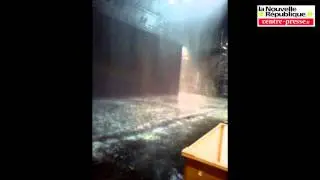 Le th&eacute;&acirc;tre de Poitiers noy&eacute; sous les eaux