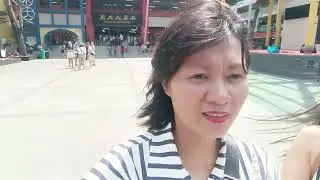 Inside Chinatown let's explore guys