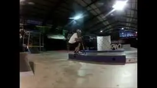 2 mini clips green indoor park