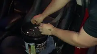 CLEANING CAR SEAT BELTS