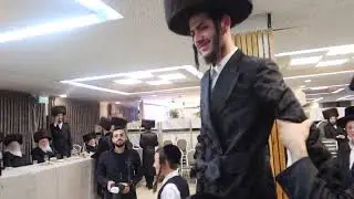 סוחף ומרגש: ניגון לעלוב בשמחת נישואי נכדי האדמו