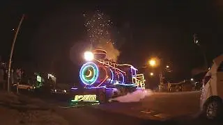 Trem Natal Rumo e ABPF Maria Fuma&ccedil;a Locomotiva 11 Iluminada Entre Curitiba e Cachoeira
