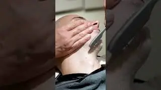 Enjoy 💈 #kamisori #asmr #asmrbarber #koreanbarber