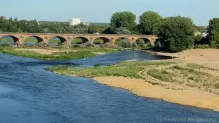 Arriv&eacute;e en gare de Nevers : vue unique sur le pont de Loire depuis le viaduc ferroviaire