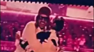 Julieta Venegas y Bad Bunny cantando “Lento” y “Ojitos lindos” 
