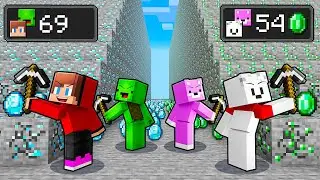 JJ and Mikey vs Carrie and Pinky: TREASURE MINE BATTLE in Minecraft - Maizen