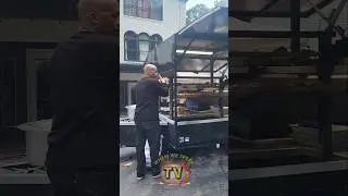 Warren G's Private Backyard BBQ: The G-Funk Legend Grills