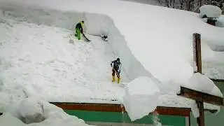 Idiot Snow Removal: Massive Roof Avalanche | Extreme Dangerous Plow Truck Fails #1