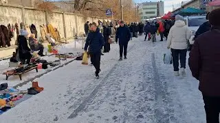 Морозная барахолка.Греемся шутками!!!  Киев на Почайной.