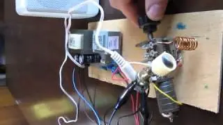 Ricevitore in superreazione con valvola ECC81 12AT7 Primo montaggio.mp4