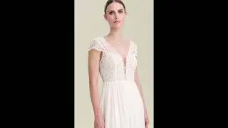 Boho chic wedding dress in Stockholm #weddingdress #bohowedding #affordablewedding #sublimestyle