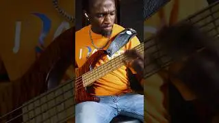 How does he do it! Justin Raines with an incredible bass fill #gallienkrueger