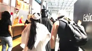 When you go to the convention with your cosplayer best friends