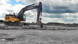 Armour stone extraction