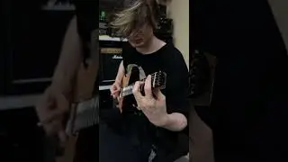 Безголовая гитара в студию #musicvideo #guitar #топ #comment #music #хит #guitarist #electrogiant
