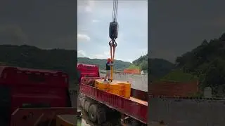 30-ton Crane Counterweight Installation Process  - Good tools and machinery make work easier