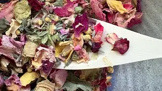 Herbal steams #aromatherapy #naturalbeauty #plants #five28_hz #herbs #selfcare #naturalhealing