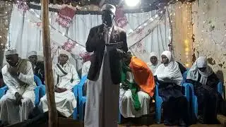 Qaswida (inni layuttribunil jamaal)ikiimbwa na firqatul aashiqin.