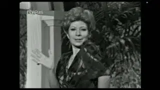 Núria Feliu canta M'enamoren els timadors