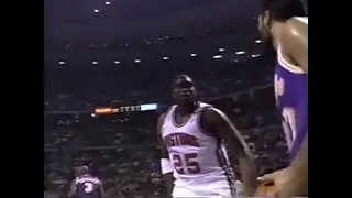 Oliver Miller Throws Down 2 Girthy Dunks in Pistons Debut