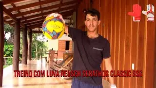 Treino com luva reusch serathor classic ssg