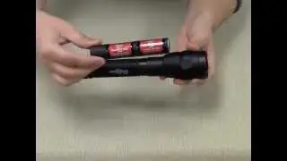 Демонстрация аккумуляторного фонарика SureFire R1 Lawman