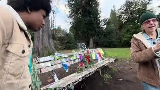A nice chat at the Kurt Cobain memorial 