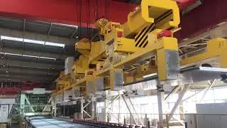 Electromotive sheet lifter in operation