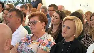 KRZYWDA. ZESPÓŁ SZKÓŁ W FIUKÓWCE MA SZTANDAR. KORNEL MAKUSZYŃSKI PATRONEM!