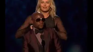 Maria Sharapova is really huge part 5 (clowns Floyd Mayweather)
