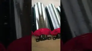 Black conveyor idler ,smooth and durable ,welcome to watch. www.conveyoroller.com