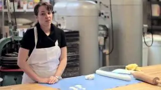 How to Make Seashell Cake Decorations