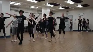 Absolute Beginner Waltz forward, Walk in a circle