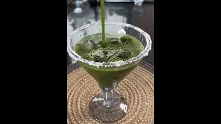 Detoxifying green juice. Coriander & Mint drink #healthydrink #detoxdrink #shorts #summerdrink