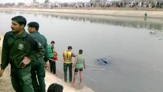 rescue 1122 operatio in mianwali thal canal uploded by ijaz ahmed 03087873760