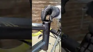 You'll make a lot of money as a bike mechanic doing this everyday. Headset overhaul.