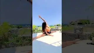 Flexible Yoga Stretching Split Home Workout #shorts
